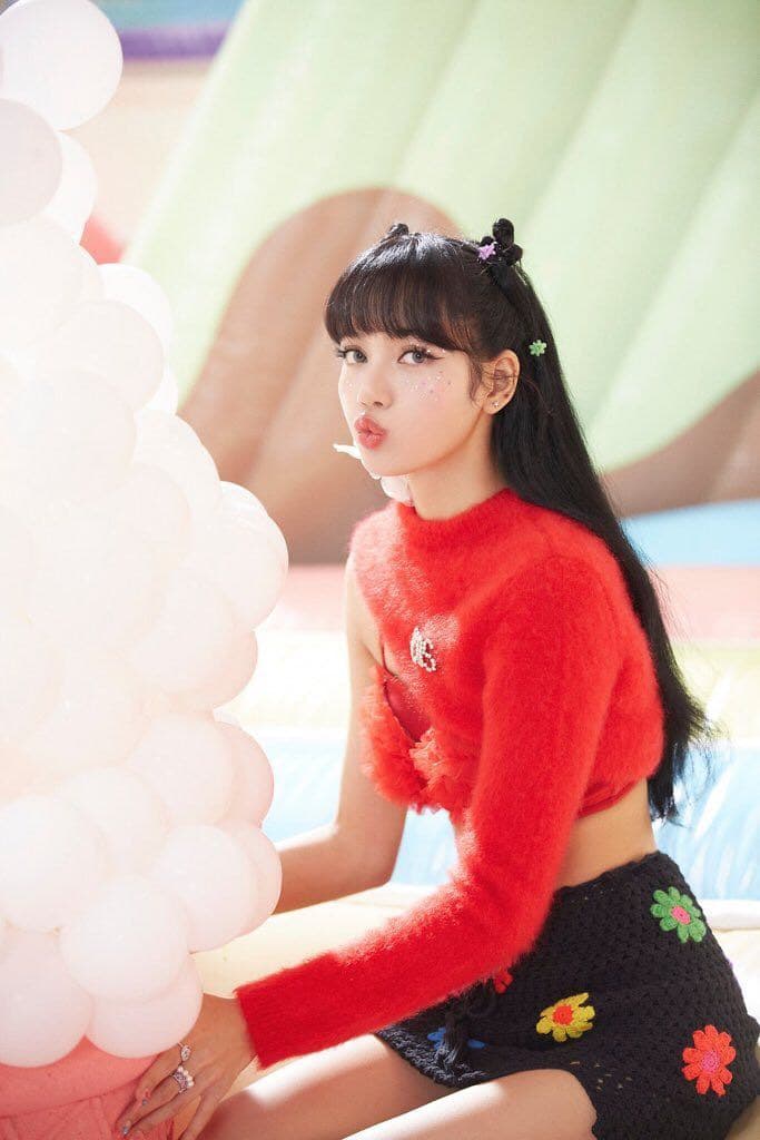Stunning Lisa 閃閃發亮的莎莎💛 - BLACKPINK板 | Dcard