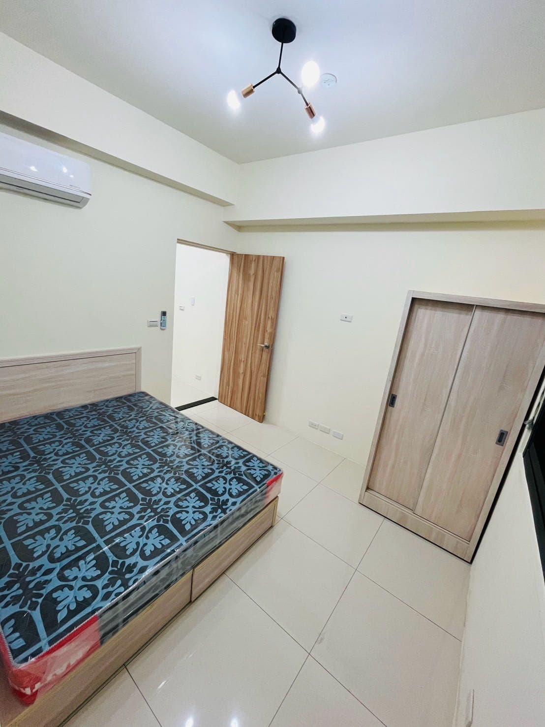 #招租 #招租#台中沙鹿家樂福#靜宜全新交屋電梯大樓兩房🉑寵台水台電 - Image 1