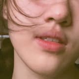 像孩子一樣哭著鬧著