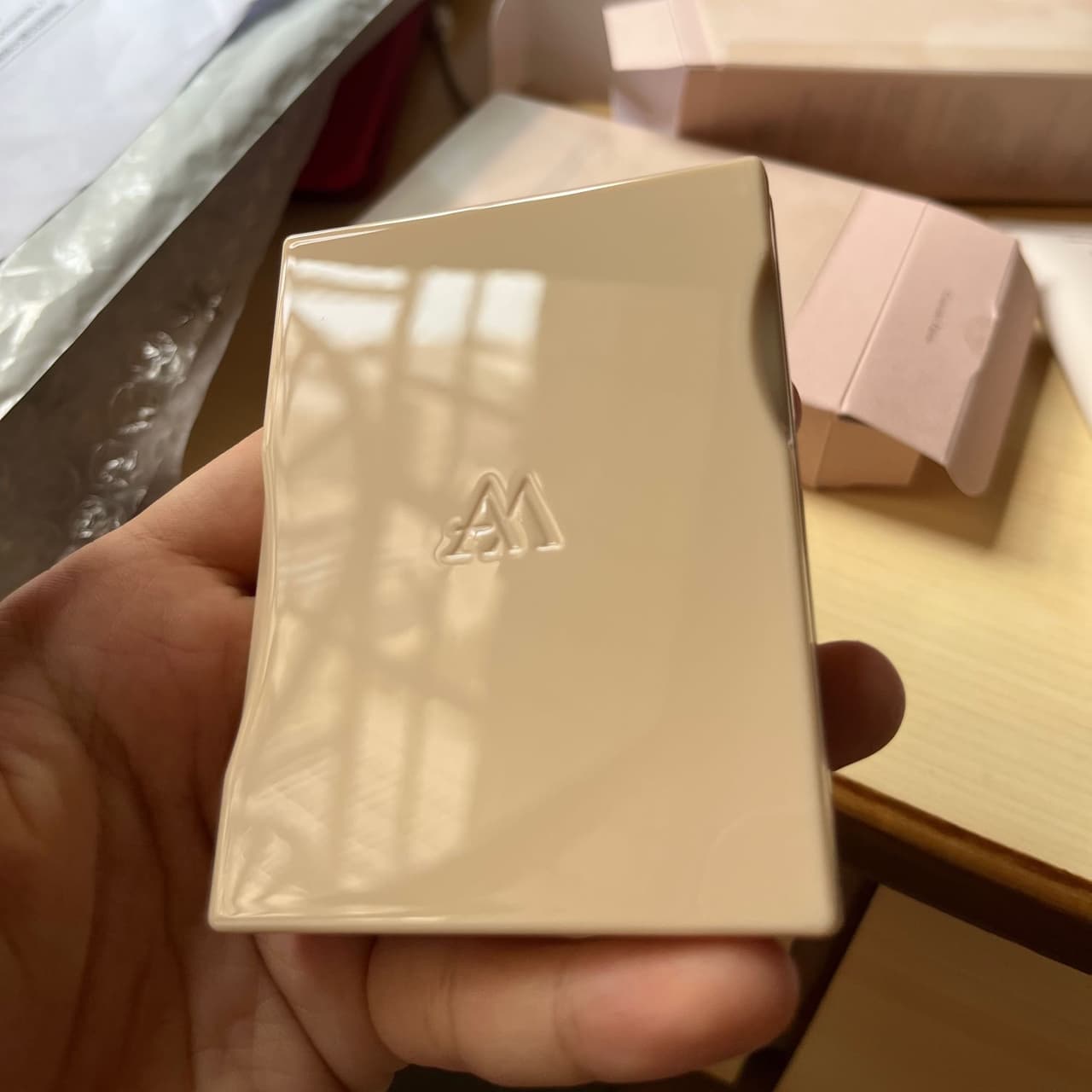 #分享 開箱 不關燈·濾鏡光雙效遮瑕盤 - 美妝板 | Dcard