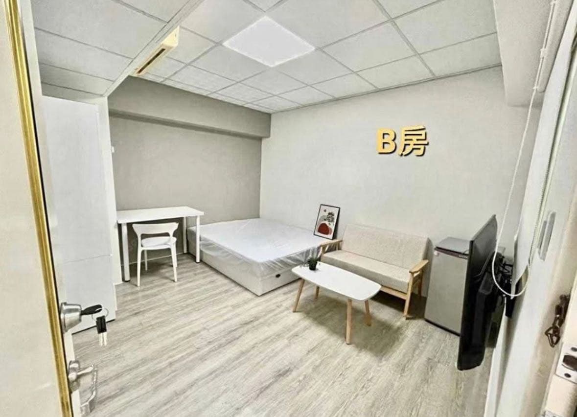 #招租 #轉租 台中市南區電梯套房 - Image 1