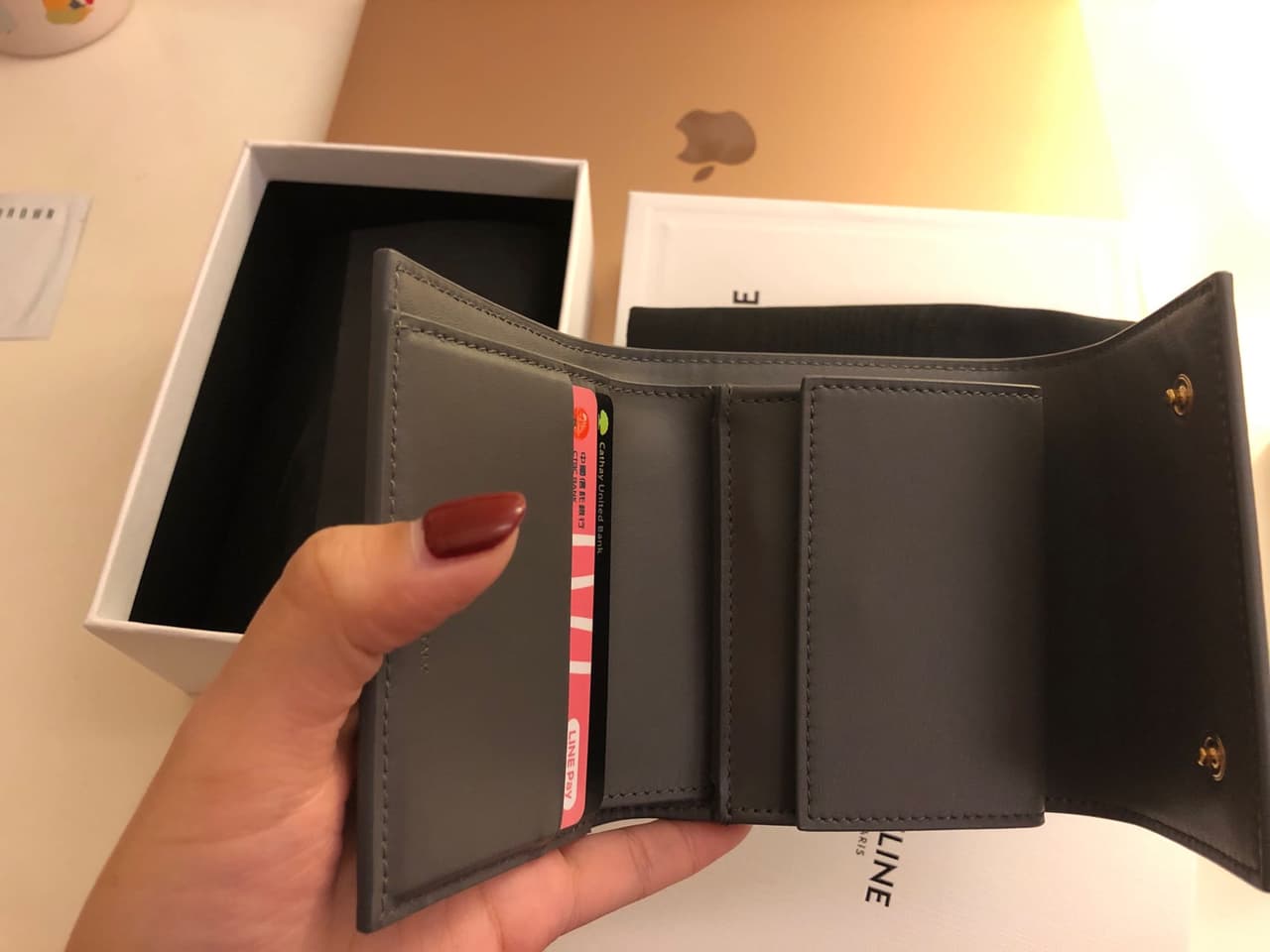 送給自己的🎄禮物 Celine短夾 - 精品板 | Dcard