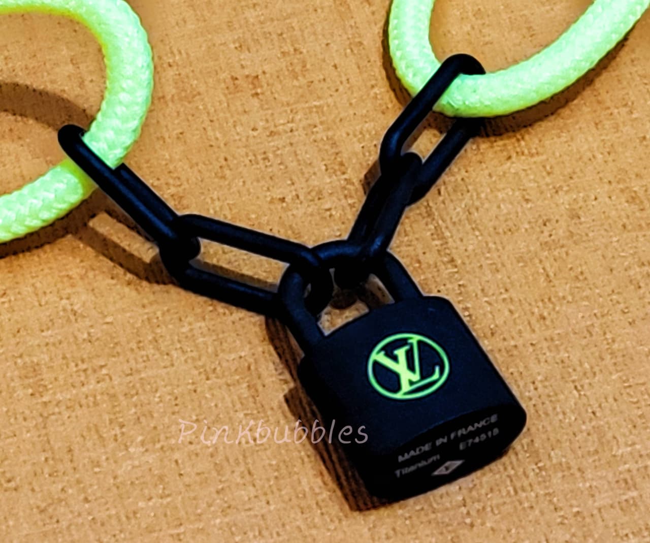 #開箱 滿滿的愛💖 Louis Vuitton - Silver Lockit公益手鏈 - 精品板 | Dcard