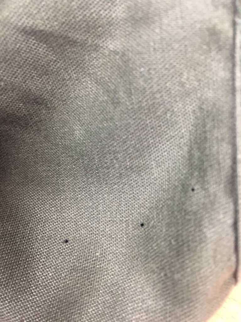 問衣物上的詭異小破洞- 穿搭板| Dcard