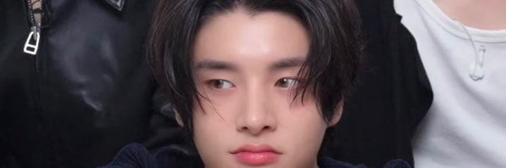 我真的好喜歡沈載倫ಥ_ಥ