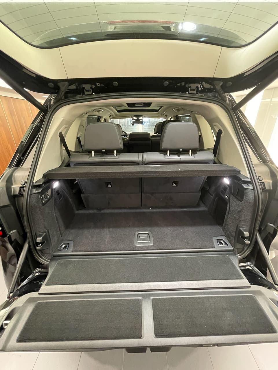 X7 Rear Storage Box BMW The X7 40i xDrive - 汽車板 | Dcard