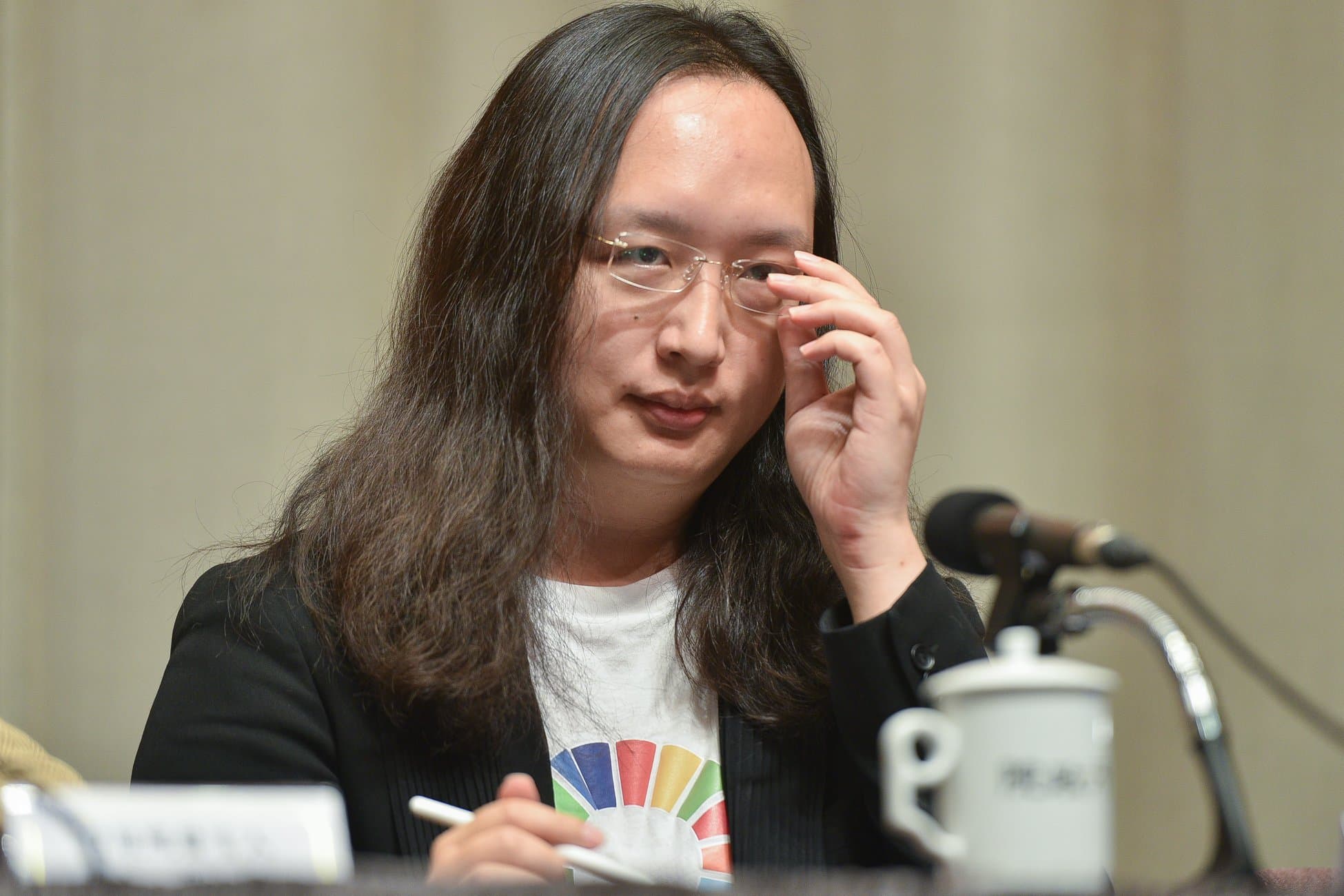 唐鳳到底是男的還是女的？ 彩虹板 Dcard