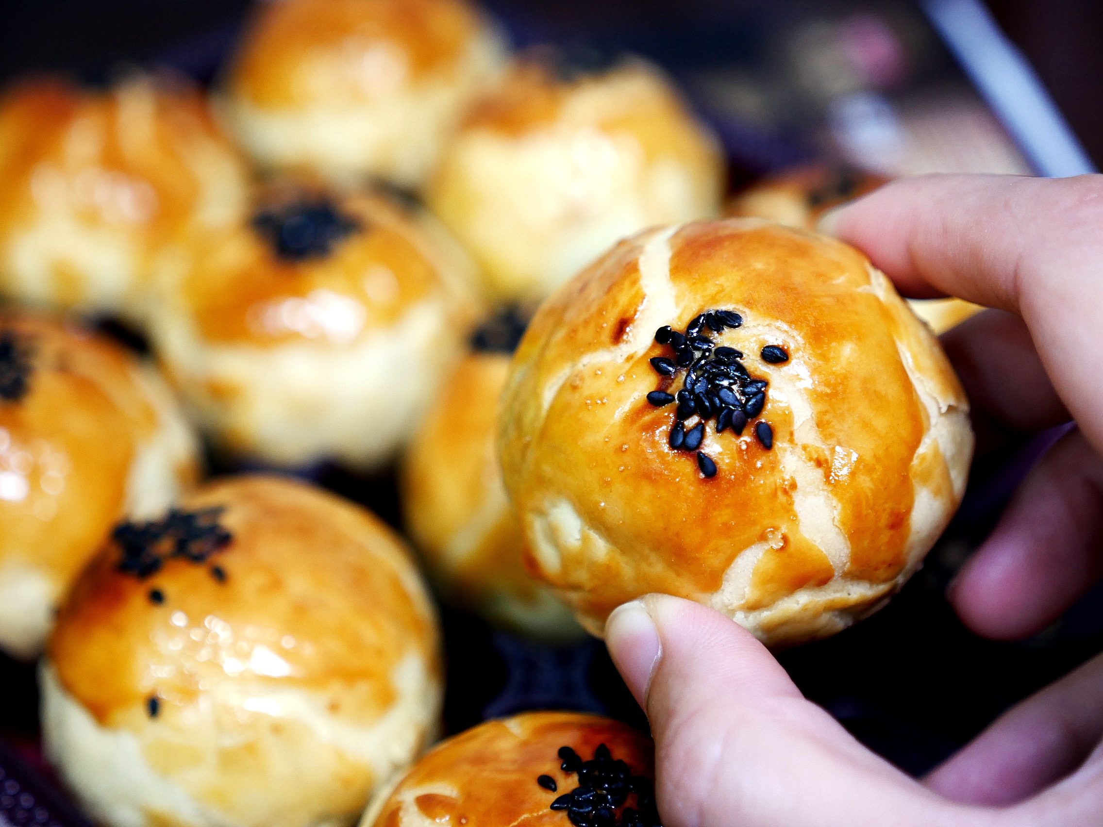 40年烘焙坊不靠麵包店出名，倒是蛋黃酥表現不輸彰化名店