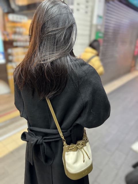 開箱S'AIME -皮革帆布拼接花苞水桶包- 風一般的女子(@crklyj