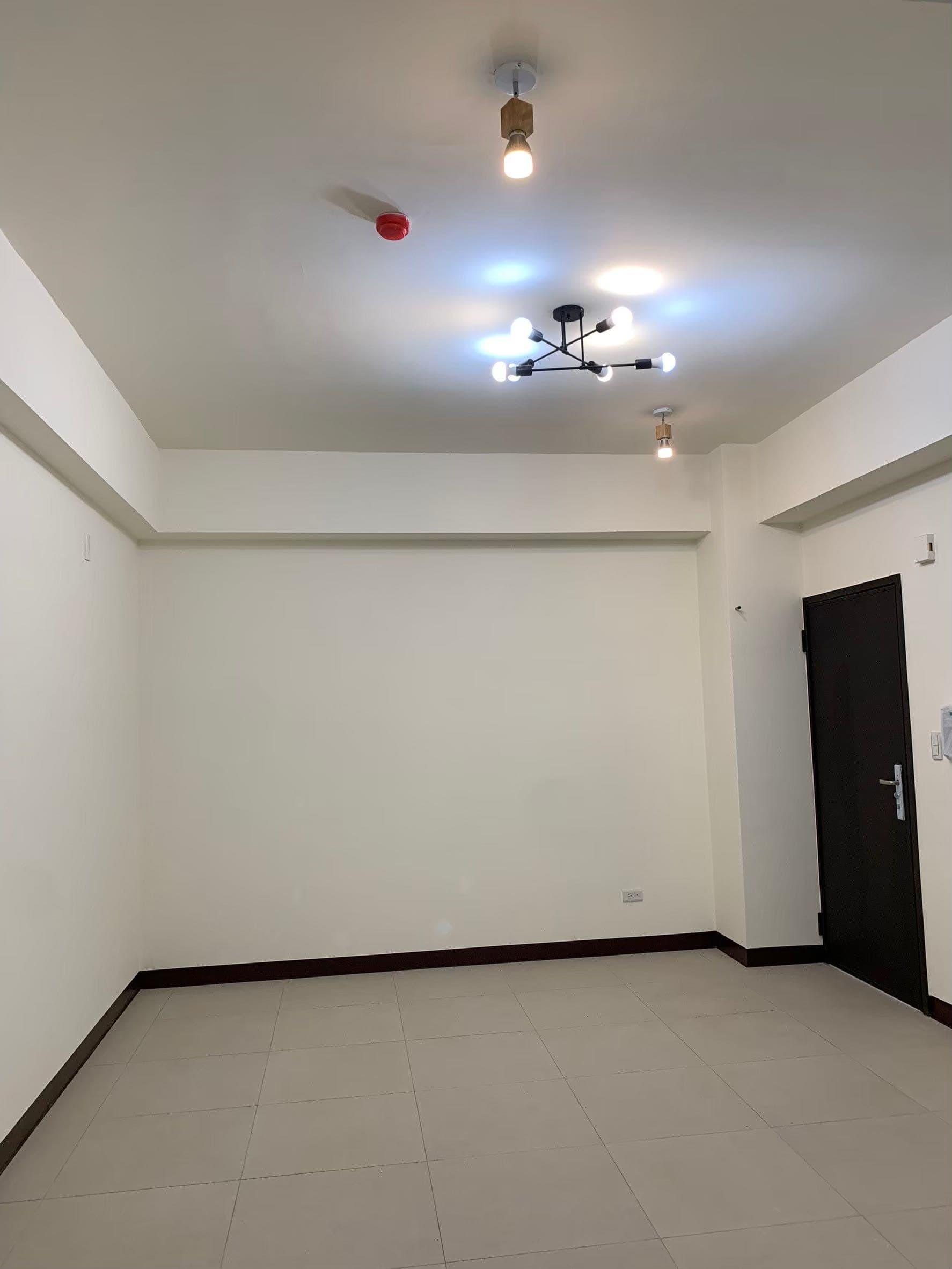 #招租 基隆中山區電梯兩房含平面車位 - Image 1