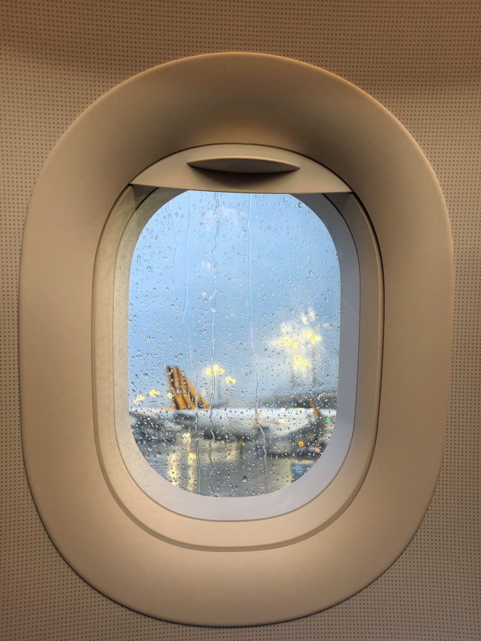 無聊跑去沖繩騎機車...feats. vivo X300 Pro 無聊跑去沖繩騎機車...feats. vivo X300 Pro