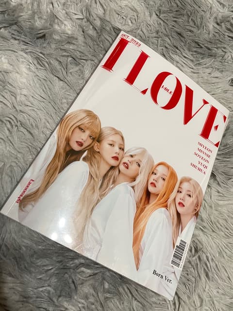 G)I-DLE ILOVE (Born Ver.) G)I-dle 5th Mini Album I Love Album Born