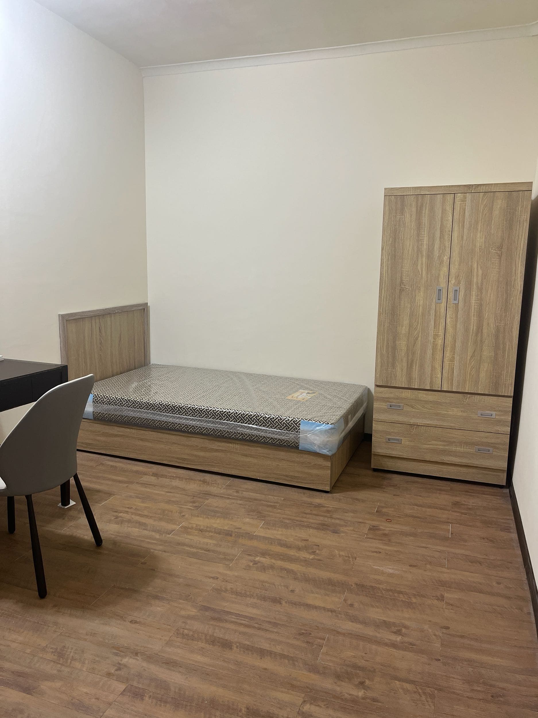 #招租 古亭捷運站雅房找女室友3人 可租補 - Image 1