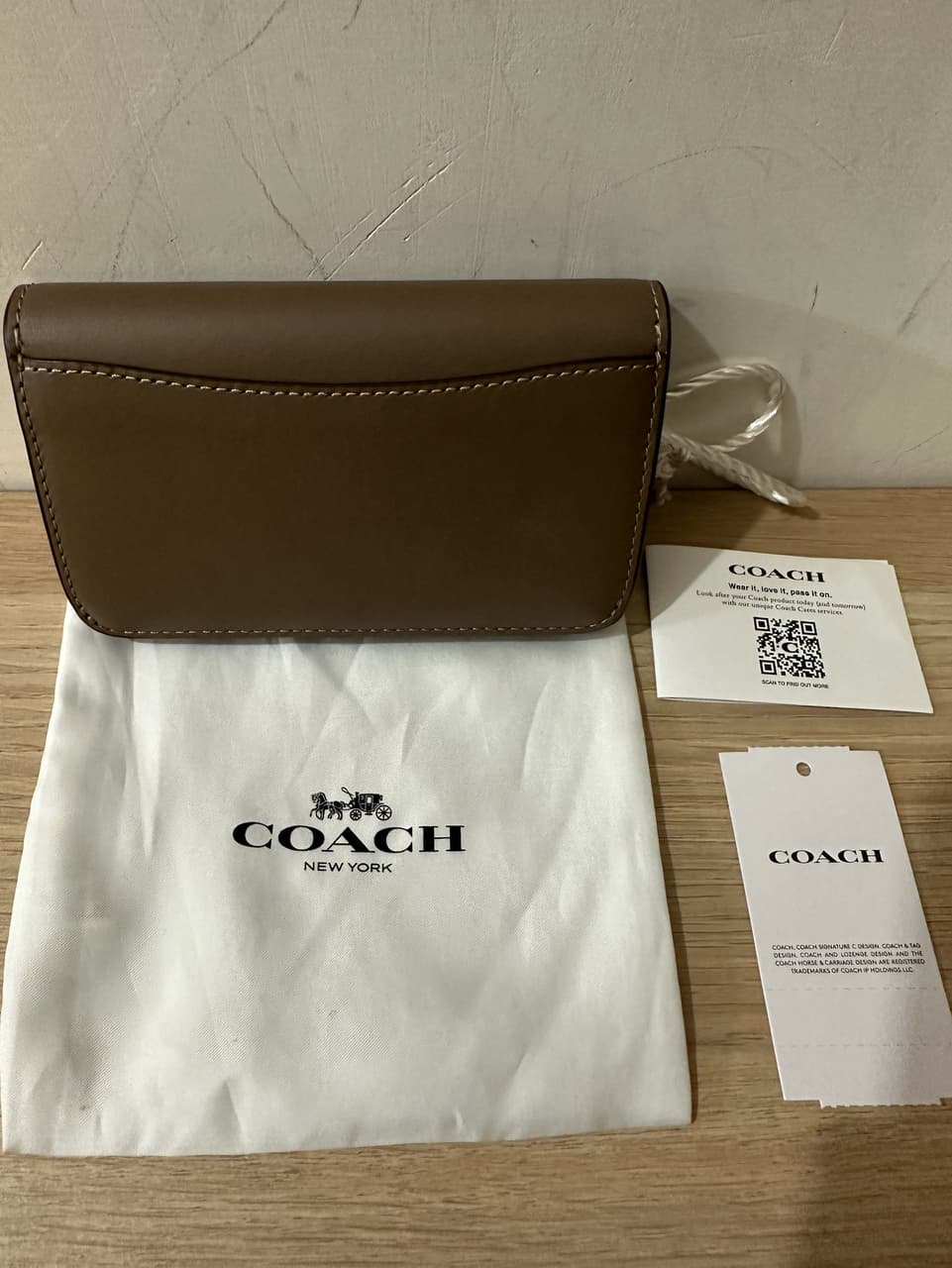 #我要賣 (已售出)Coach卡夾零錢包 - 二手交易板 | Dcard
