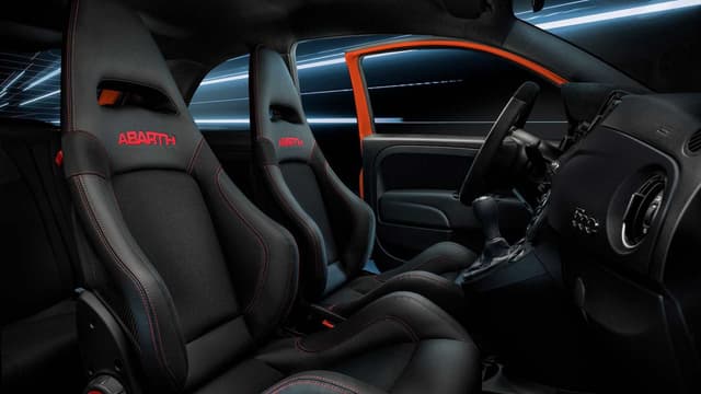 2023 Abarth 595/695 毒蠍復古風- 汽車板| Dcard
