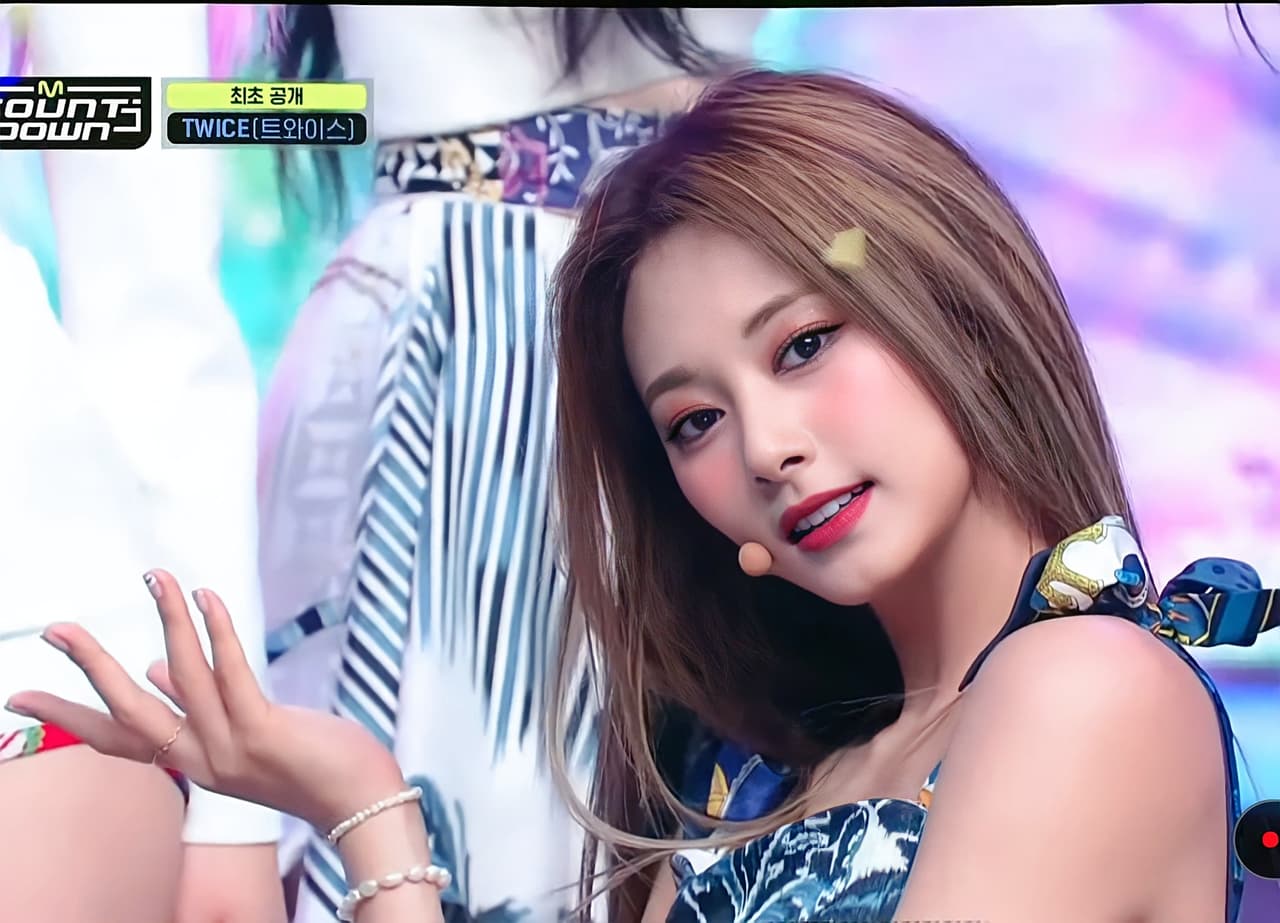#分享 今日舞台周子瑜又美出新境界🔥🤤 - TWICE板 | Dcard