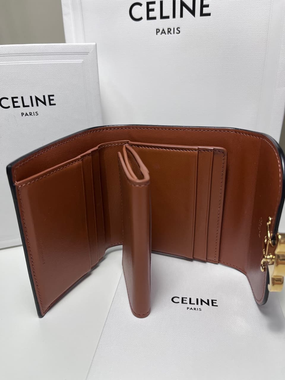 #分享 一眼就愛上！Celine老花凱旋門短夾 - 精品板 | Dcard