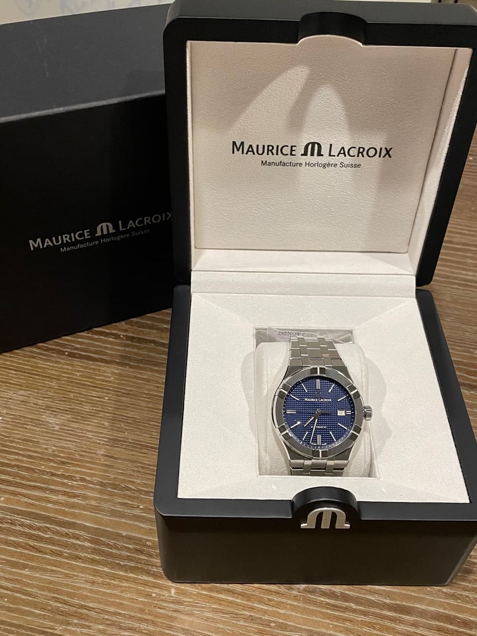 Maurice Lacroix Aikon 42mm Dcard