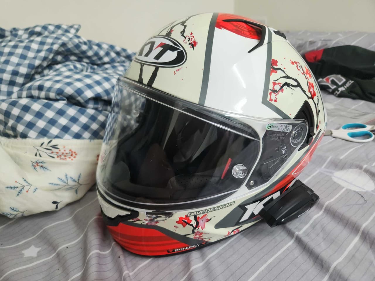 選購全罩式安全帽- 機車板| Dcard