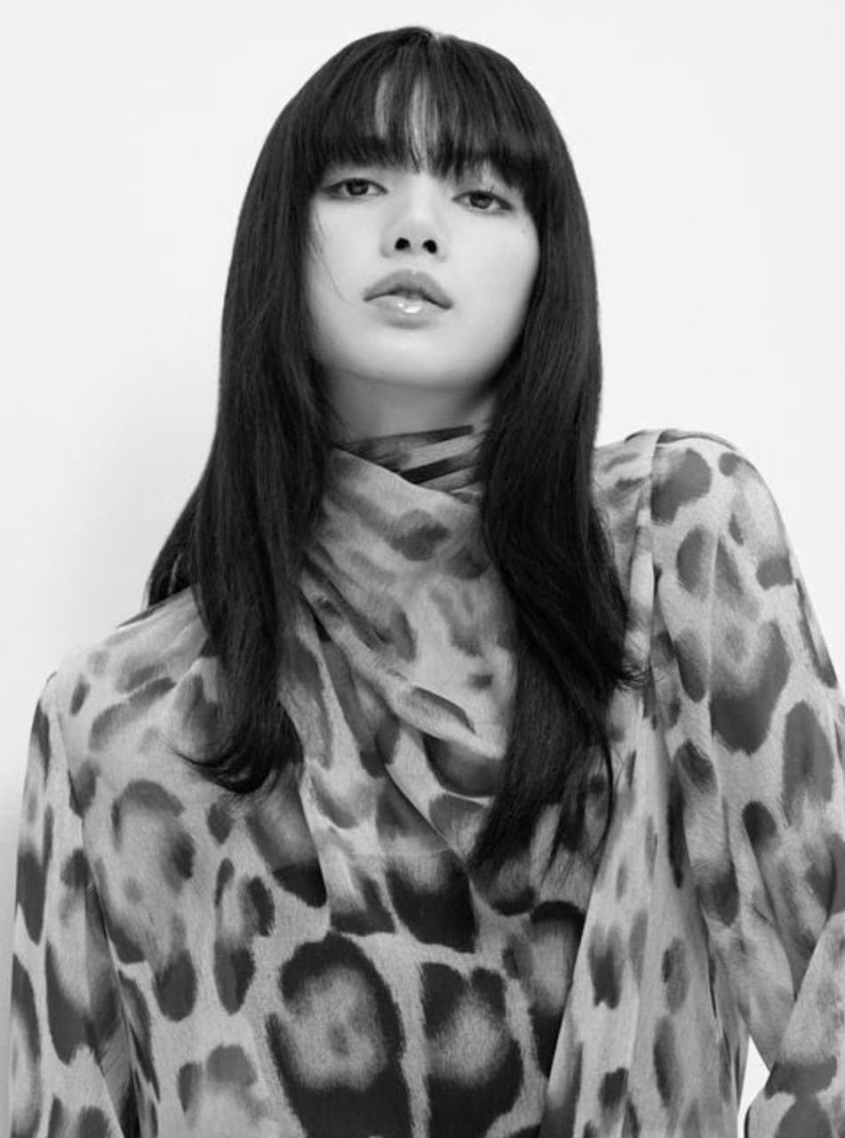 #時尚 LISA登上日本《ELLE》23年/02月刊封面 - BLACKPINK板 | Dcard