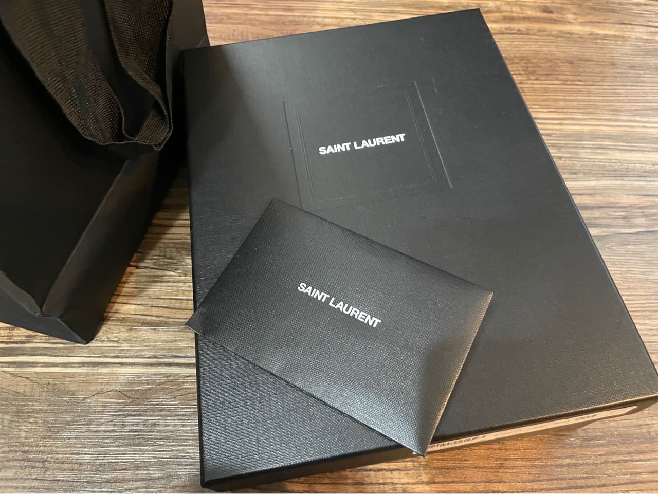 #分享 華泰逛街&可以當皮夾的YSL黃色鏈條包 - 精品板 | Dcard