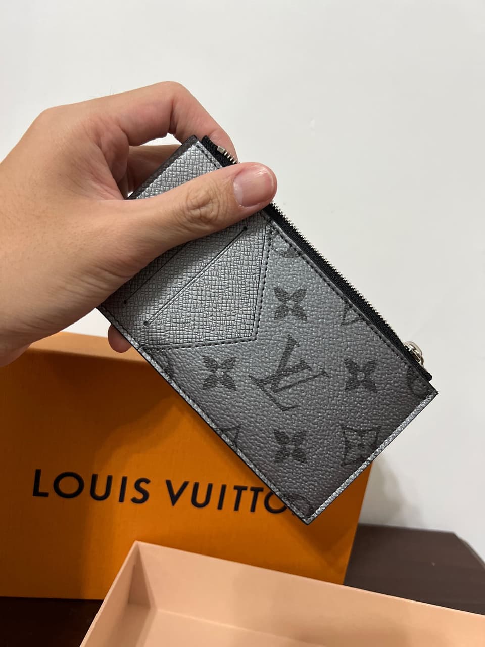 #開箱 #開箱 LV 男用零錢名片夾 - 精品板 | Dcard