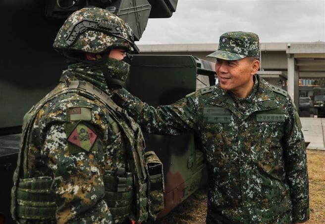#軍聞 視導關指部戰備整備 陸軍司令關懷官兵生活 - 軍旅板 | Dcard