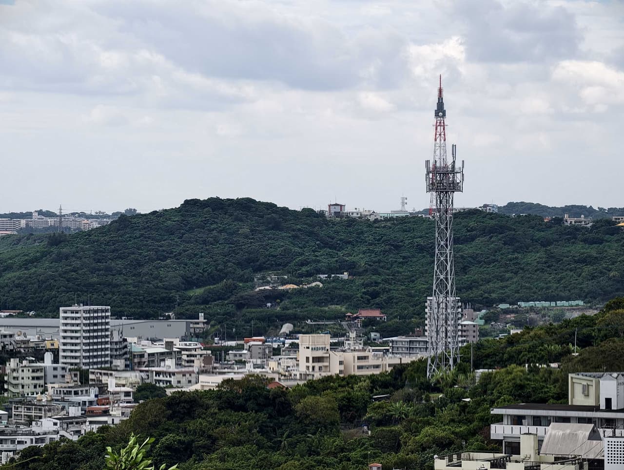 無聊跑去沖繩騎機車...feats. vivo X300 Pro 無聊跑去沖繩騎機車...feats. vivo X300 Pro