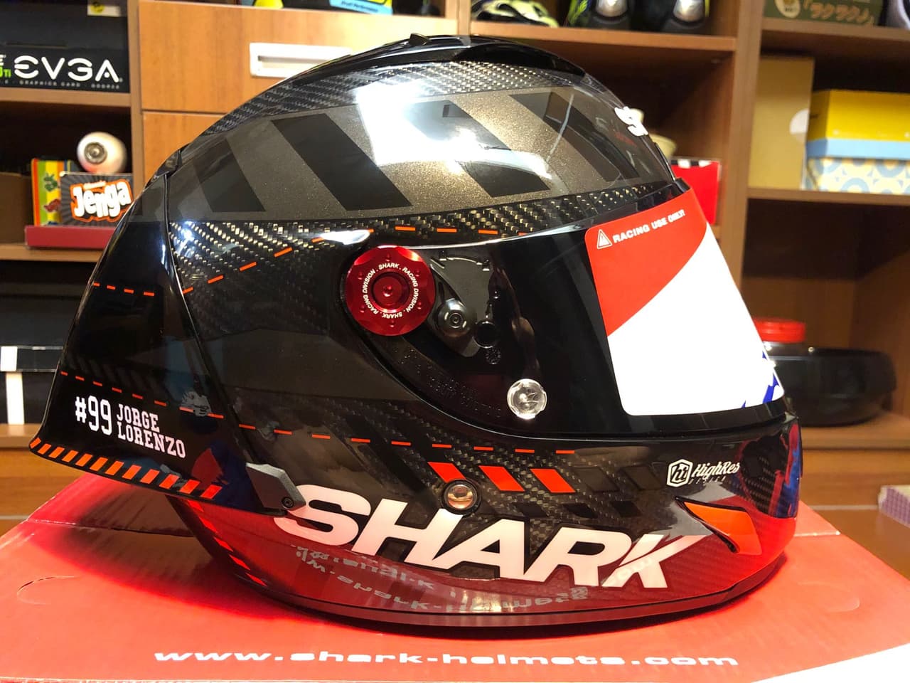 [開箱] SHARK RACE R PRO GP LORENZO 2020 WINTER TEST (圖多文長) - 機車板 | Dcard