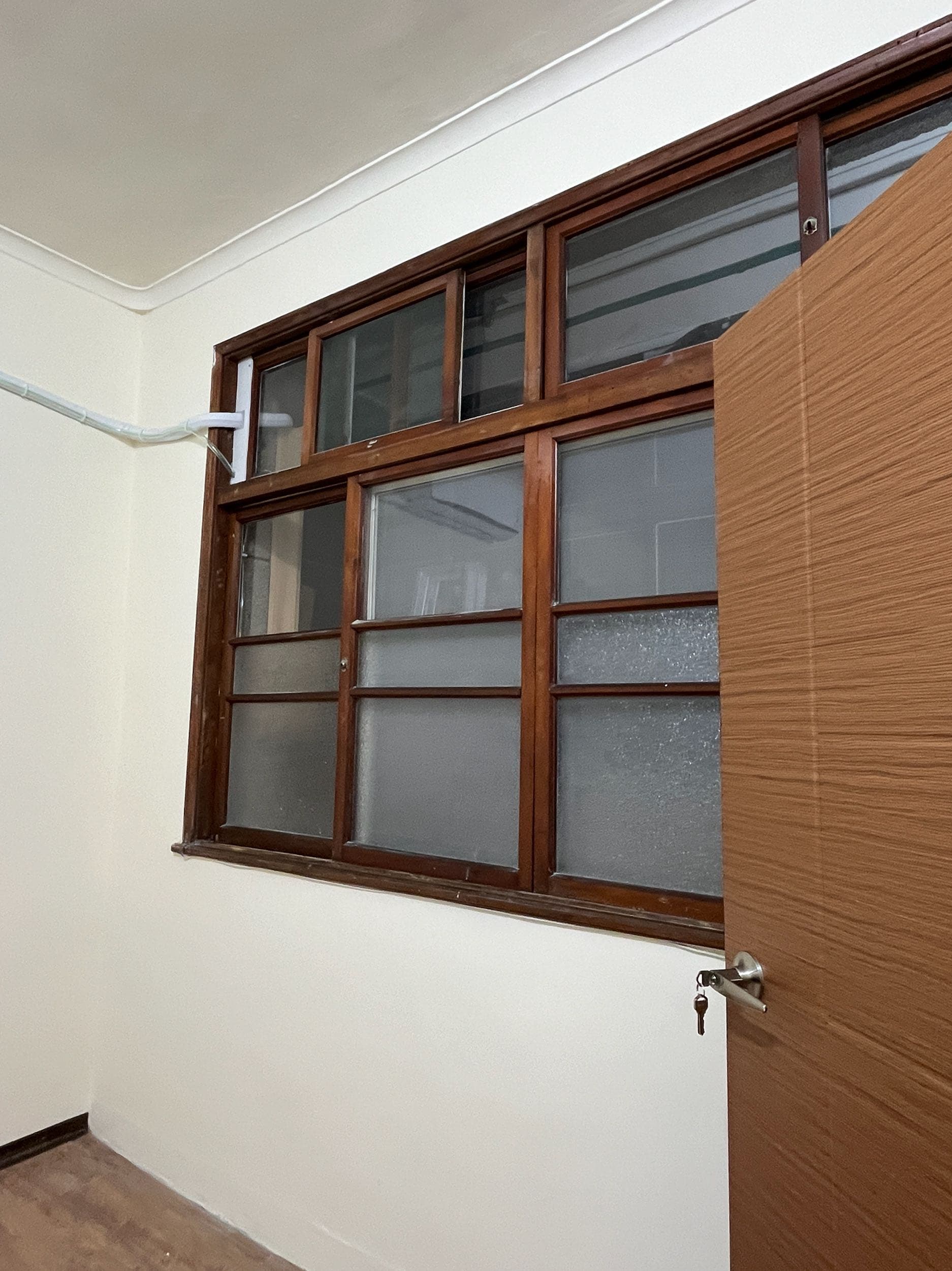 #招租 古亭捷運站雅房找女室友3人 可租補 - Image 3