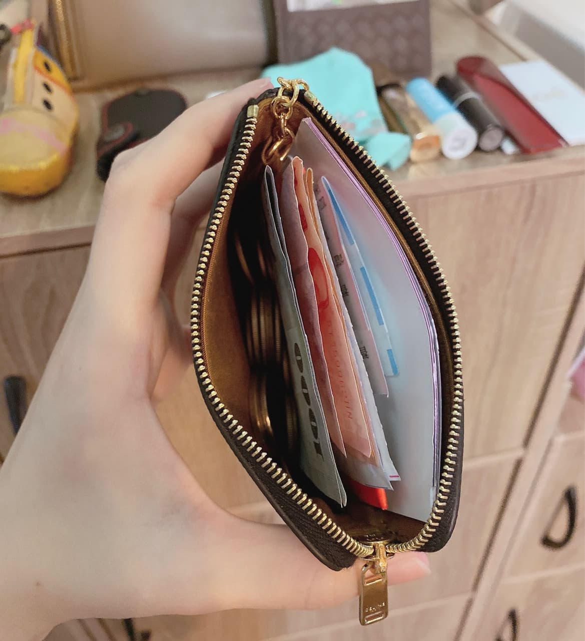 What’s in my bag 上班包挖寶👜 - 女孩板 | Dcard
