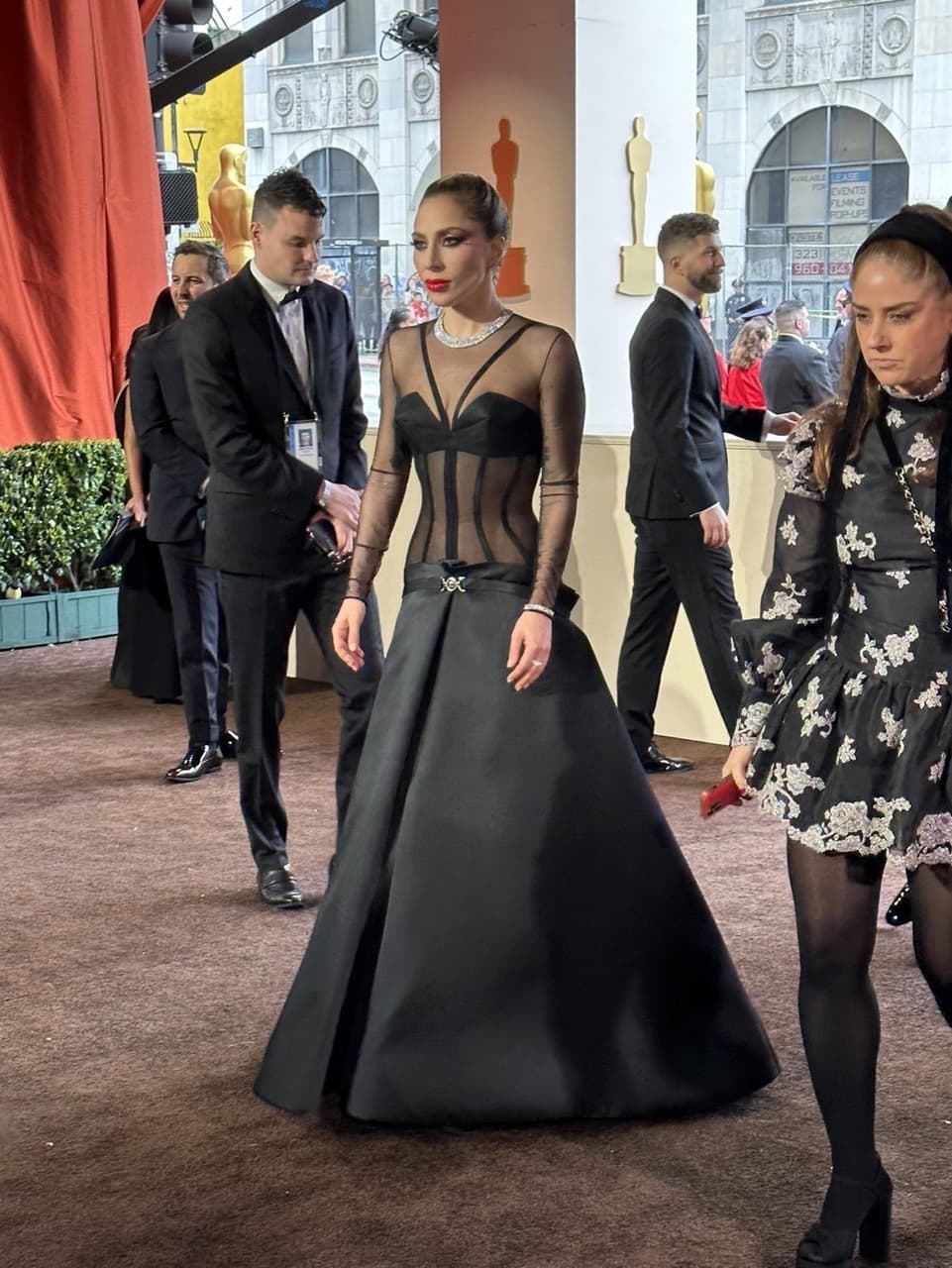 女神卡卡 Lady Gaga 抵達了《2023 第95屆 OSCARs 奧斯卡金像獎》頒獎典禮! - 小怪獸 MONS†ER ...