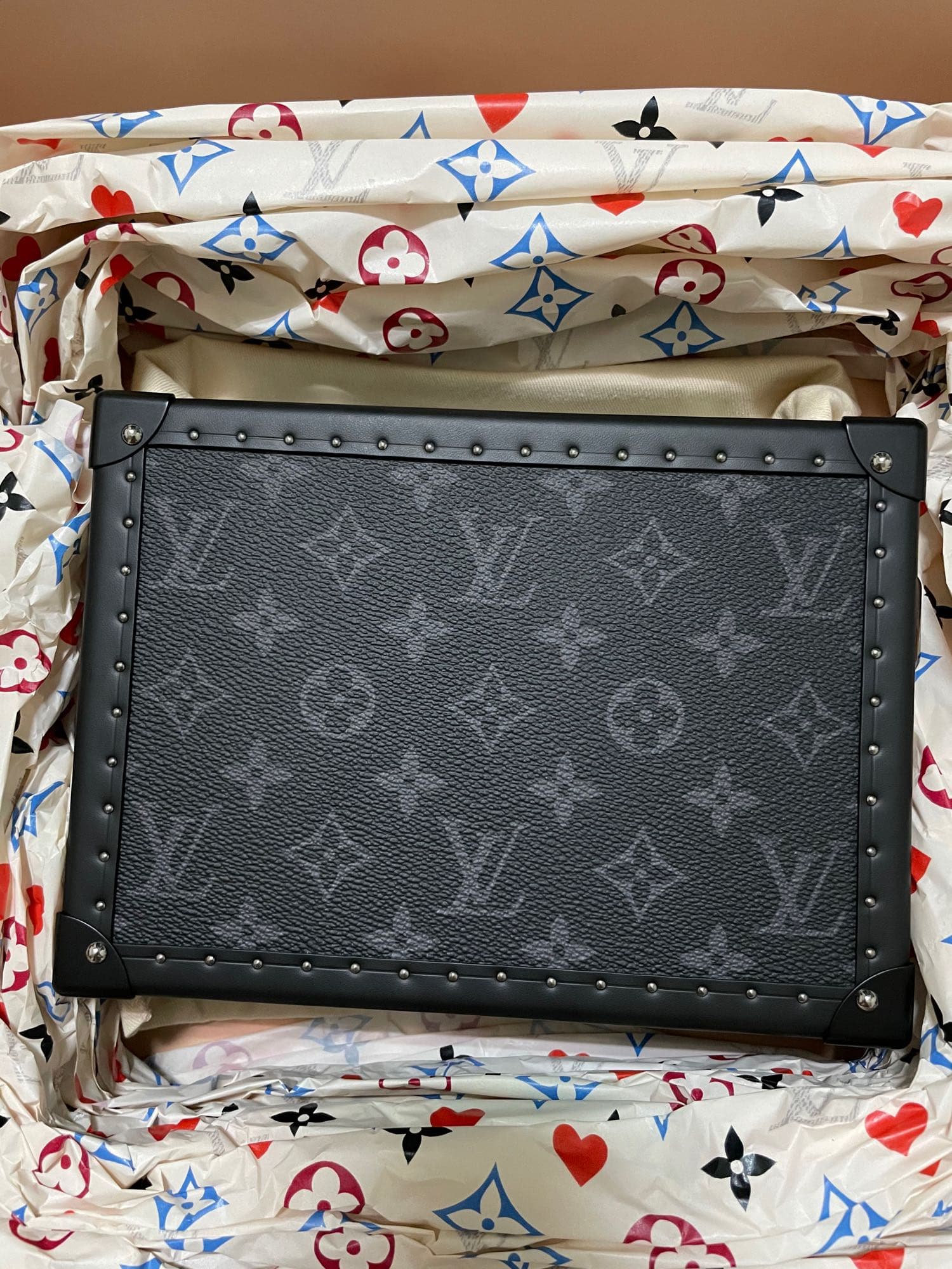 Scott Box di Louis Vuitton, il portagioie che usi anche come clutch