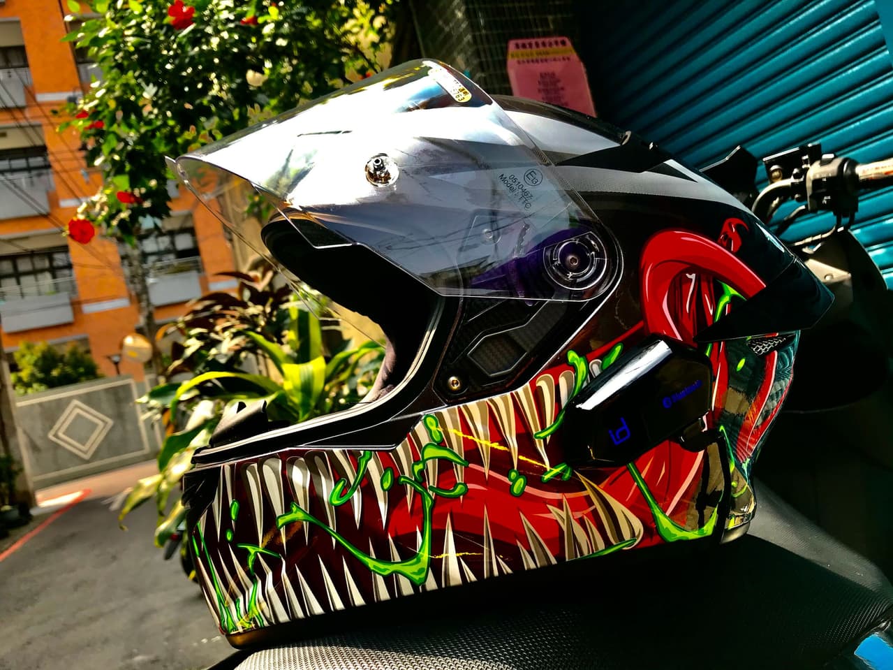 選購全罩式安全帽- 機車板| Dcard