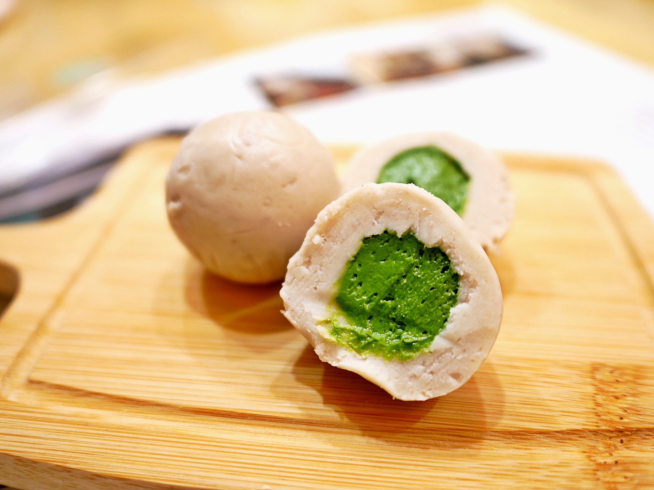 網路超夯的宅配甜點轉實體店面,多種口味芋泥球還不定期推限定款,綿密不甜超好吃