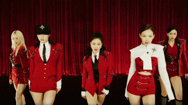 #分享 TWICE 那些帥炸全場的戰歌🏁 - TWICE板 | Dcard