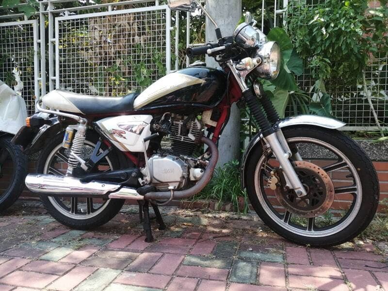 野狼傳奇R150噴射版的油箱推薦 - 機車板 | Dcard