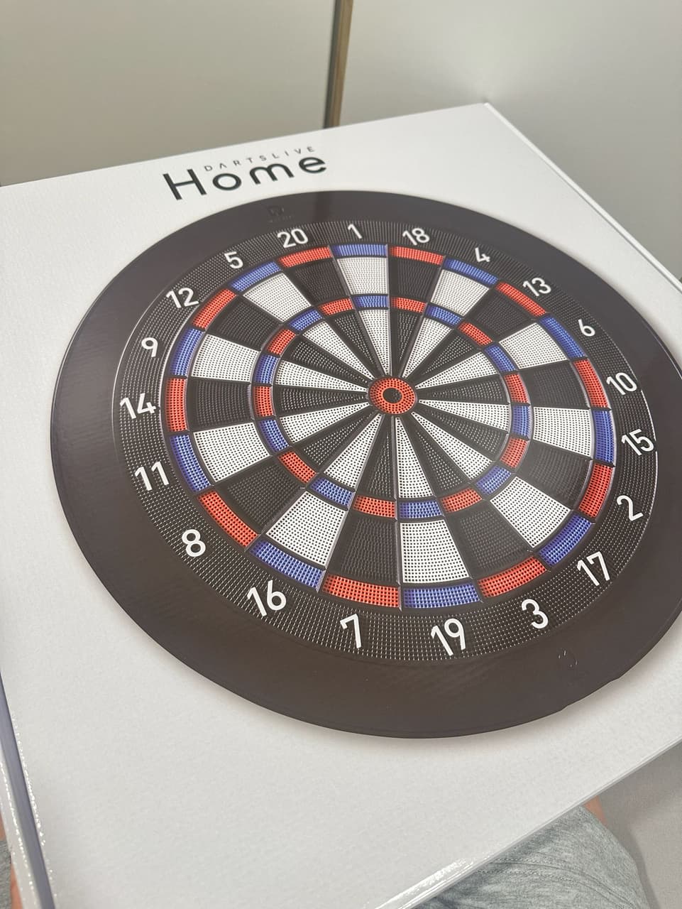 我要賣（已賣出-全新）Darts Board DARTSLIVE Home 藍牙電子鏢靶- 二手交易板| Dcard