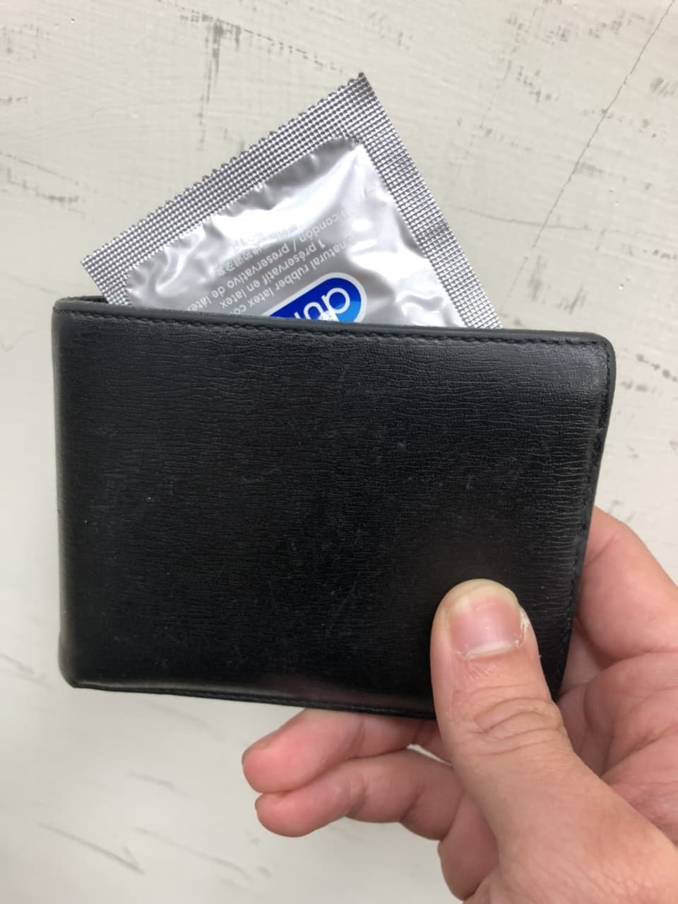 大家也會錢包放保險套招財嗎？ - 有趣板| Dcard