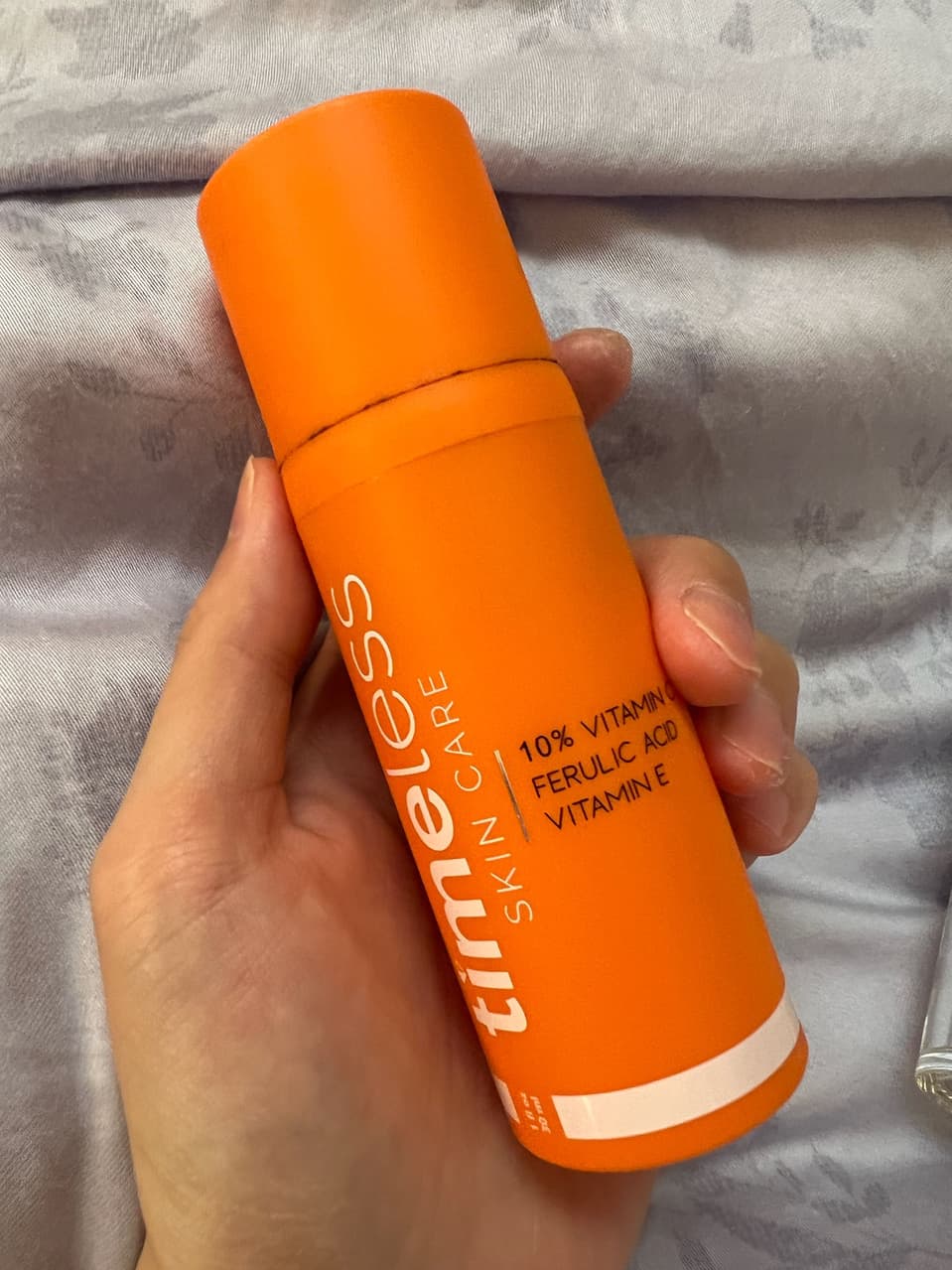 【2025最新】美白精華液 Top6:維他命C、早C晚A平價 megapx