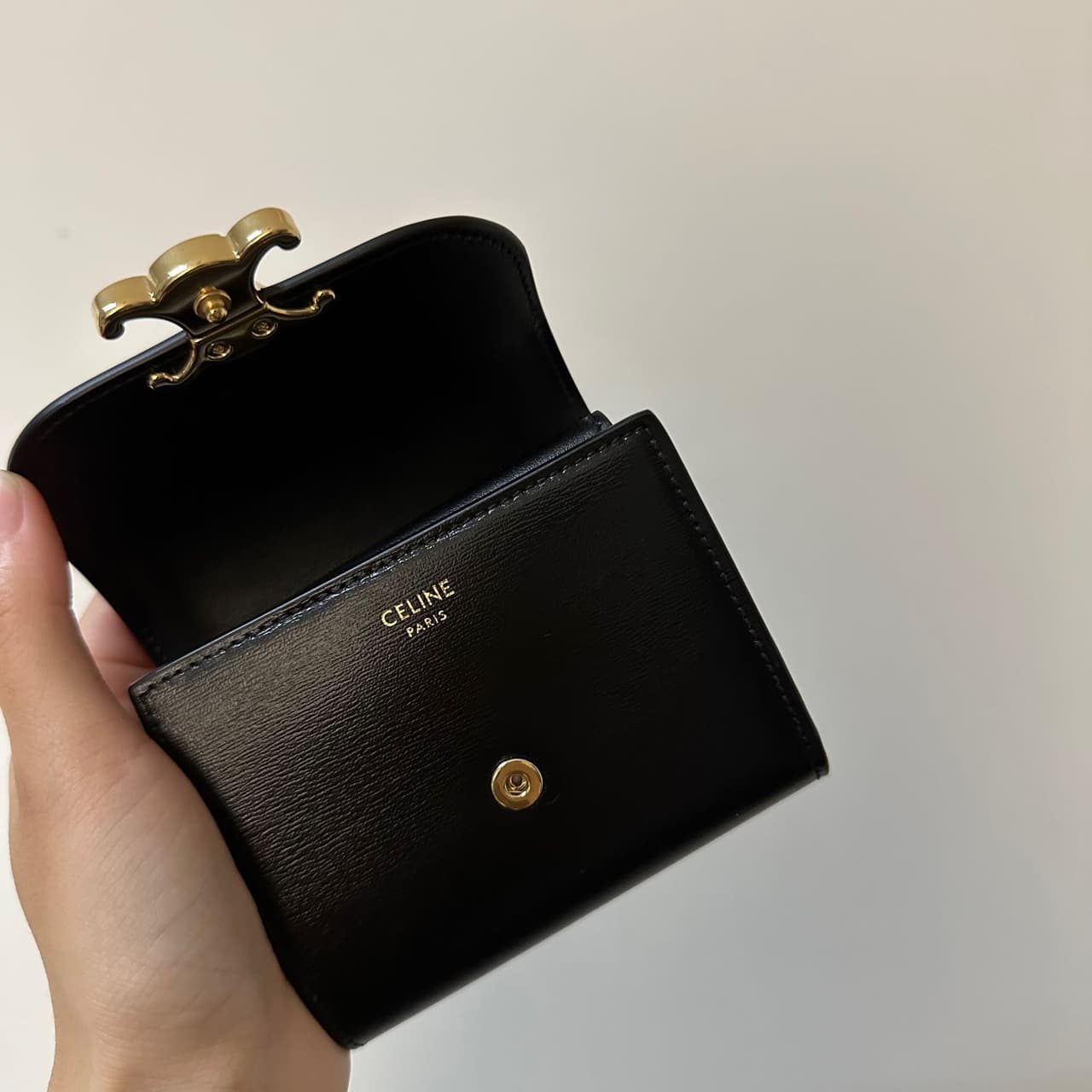 #分享 日本戰利品Celine短夾😍 - 精品板 | Dcard