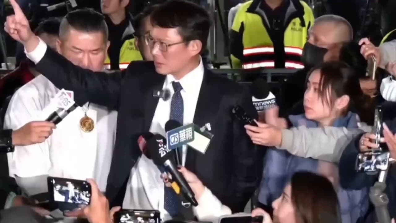 看人家那厭惡的表情😂【柯文哲弊案/民眾黨弊案】 - 我是臺灣人 Taiwan (@taiwan1069) | Dcard